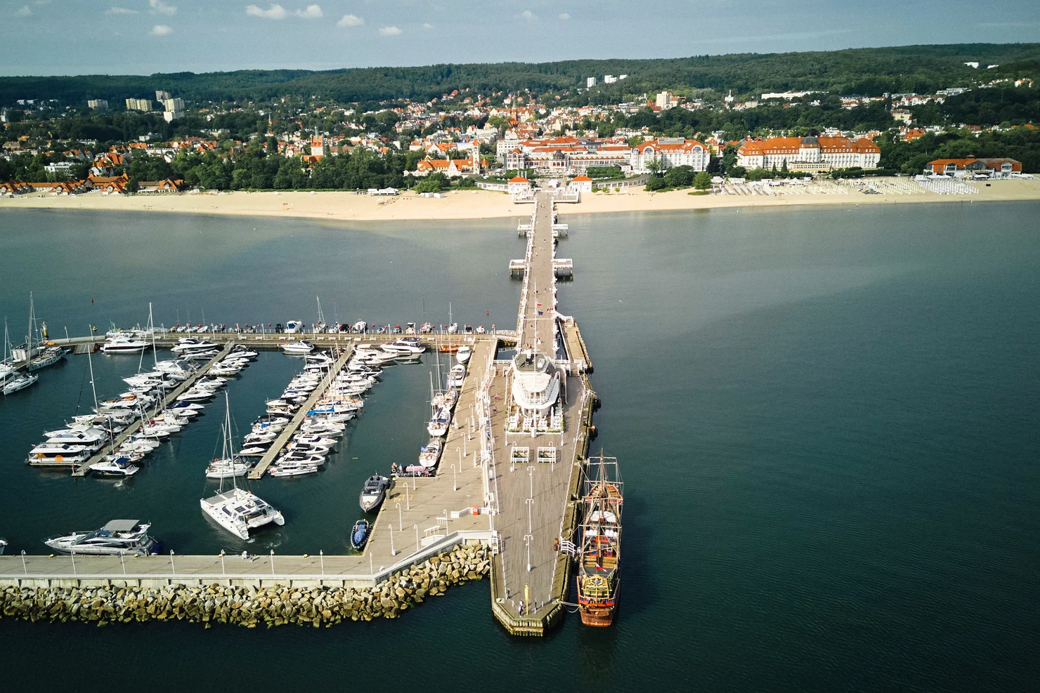 Plener ślubny na molo w Sopocie